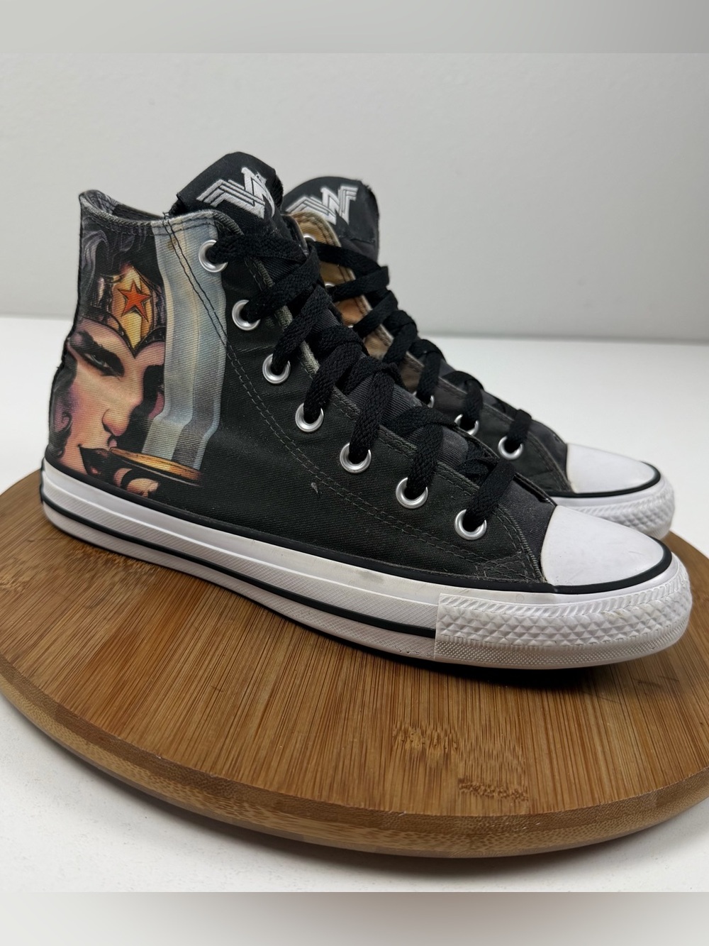 Converse x Wonder Woman Chuck Taylor Allstar Sneakers